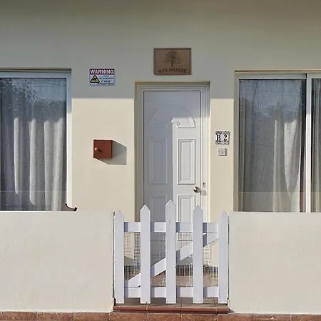 Peaceful With Double Bed - Oak Breeze * Pafos