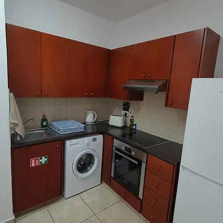Apartment Peaceful With Double Bed - Oak Breeze Paphos