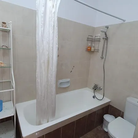 Peaceful With Double Bed - Oak Breeze Апартаменты