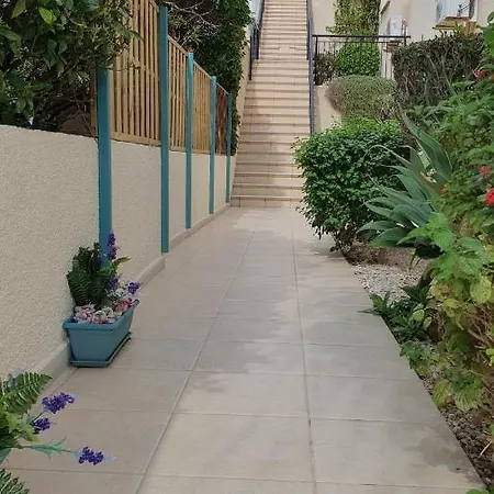 Apartment Peaceful With Double Bed - Oak Breeze