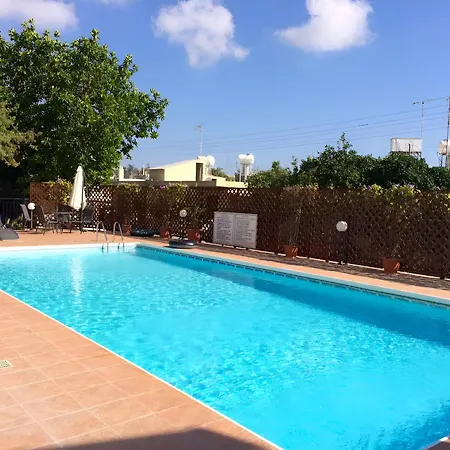 Peaceful With Double Bed - Oak Breeze