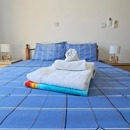 Апартаменты Peaceful With Double Bed - Oak Breeze *