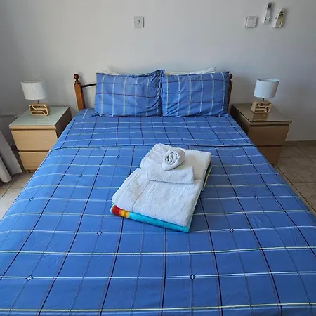 Peaceful With Double Bed - Oak Breeze Apartament Paphos