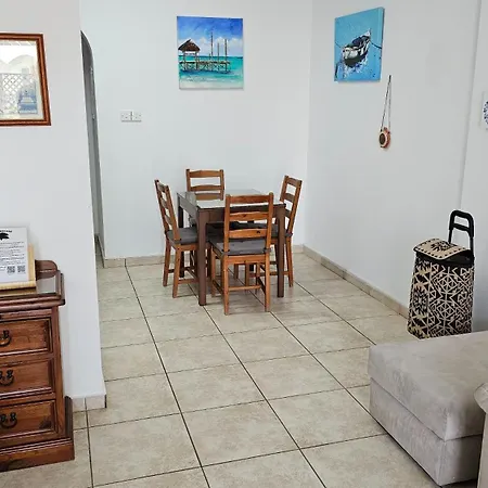 Peaceful With Double Bed - Oak Breeze Paphos
