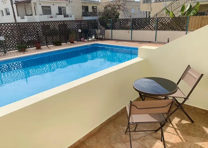 Peaceful With Double Bed - Oak Breeze Πάφος