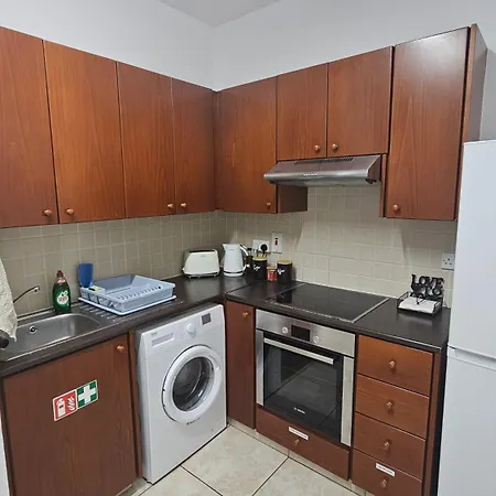 Peaceful With Double Bed - Oak Breeze * Paphos